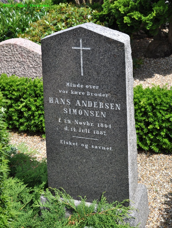 http://www.dk-gravsten.dk/kirkeg/Kalvslund/Kalvslund_B028a.jpg