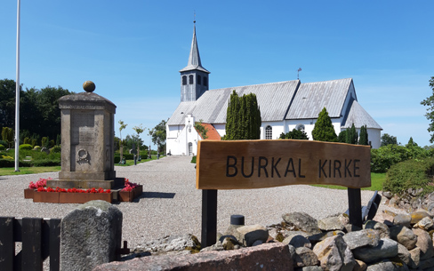 Gravsten på Burkal kirkegård. Slogs herred. Tønder amt.