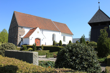 Gravsten på Holbøl kirkegård. Lundtofte herred. Aabenraa amt.